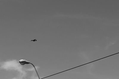fly in the sky (birds and a wire)